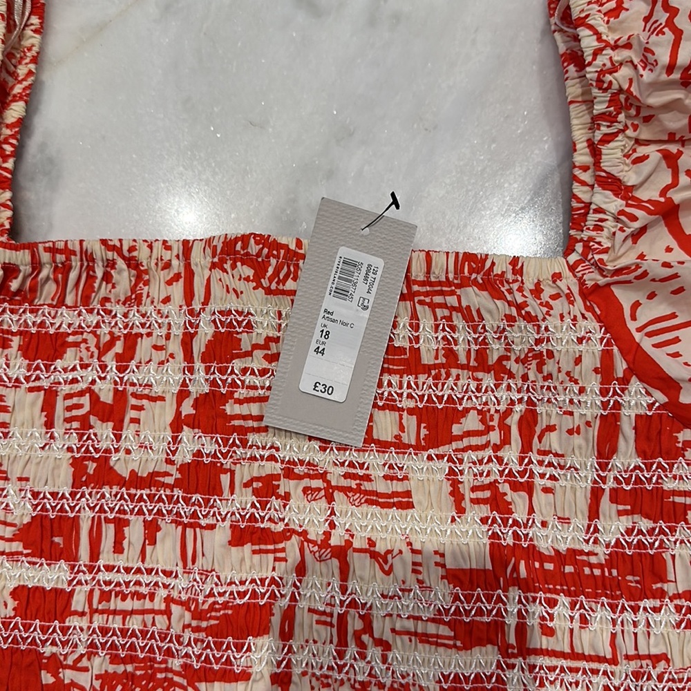 River Island Plus shirred puff sleeve print blouse in red - Picture 6 of 7